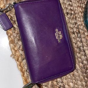 Authentic Coach wallet ☂️